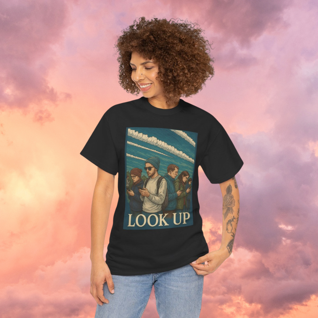 חולצת טי שחורה בסיסית עם שרוולים קצרים - Look Up