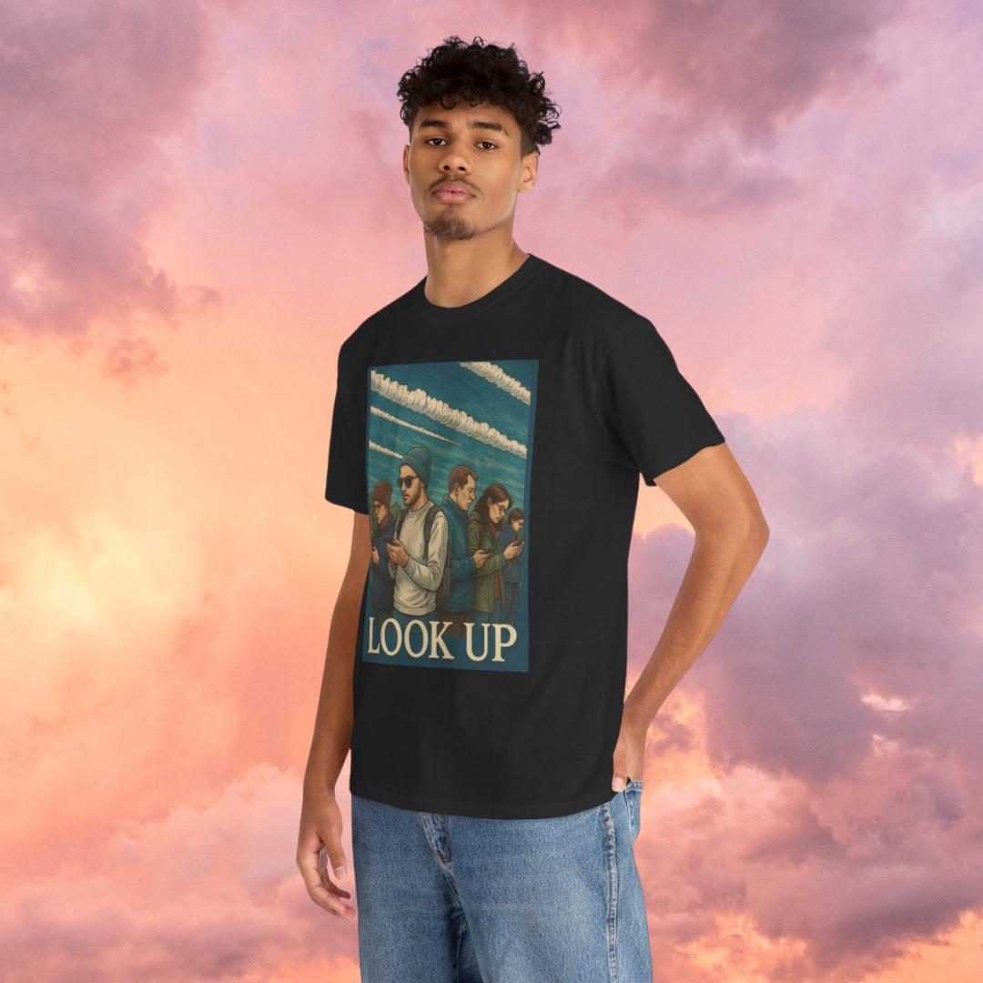 חולצת טי שחורה בסיסית עם שרוולים קצרים - Look Up